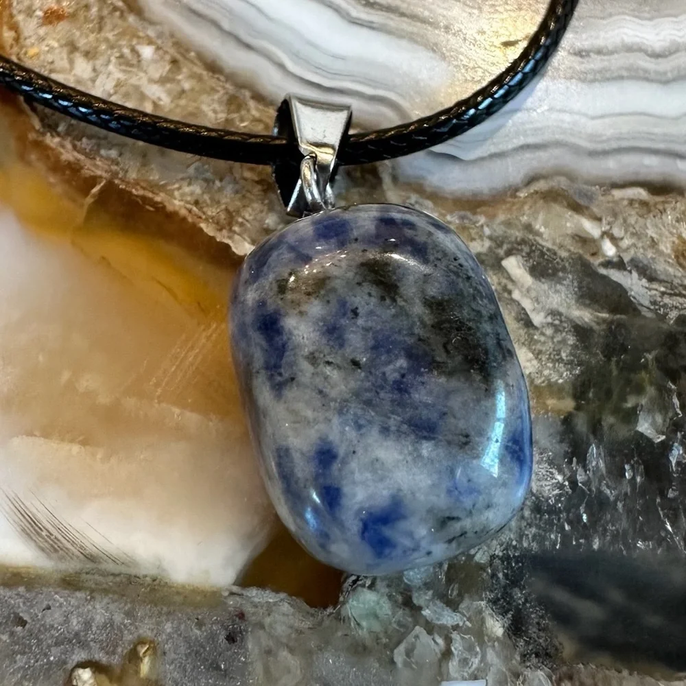3079 Artisan Blue Stone Pendant Necklace